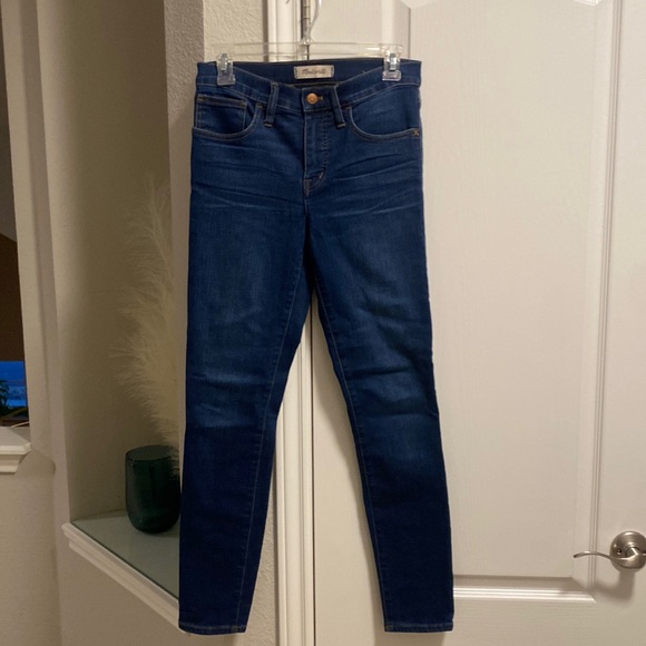 Madewell Roadtripper jeans, dark denim color - Picture 1 of 5
